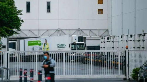 英國(guó)肉廠疫情再現(xiàn)，預(yù)包裝食品的安全隱憂與消費(fèi)者應(yīng)對(duì)